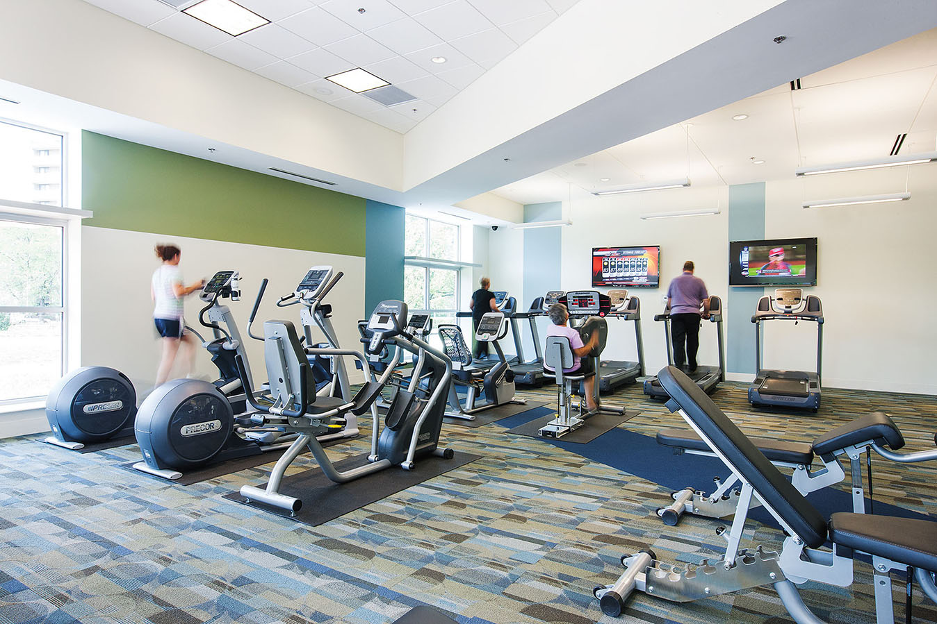 Hummingbird Pointe Apartments in Parma, OH